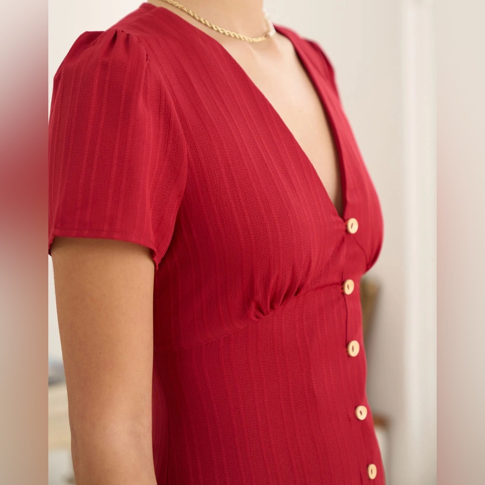 NWT RIHOAS The Red V Neck Shirred Puff Sleeve Midi Dress Sz M - Picture 2 of 10